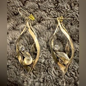 Sterling silver 925 earrings with freshwater pearls & white topaz. Like new!